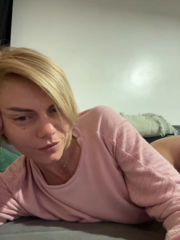 tanyagrey live screenshot 2025-11-04 08:58:08