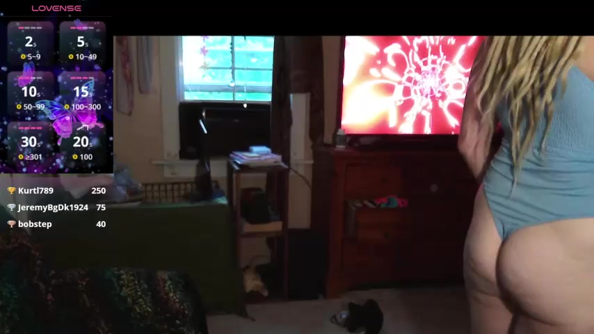 xomikaylaxo live screenshot 2025-10-06 12:40:34